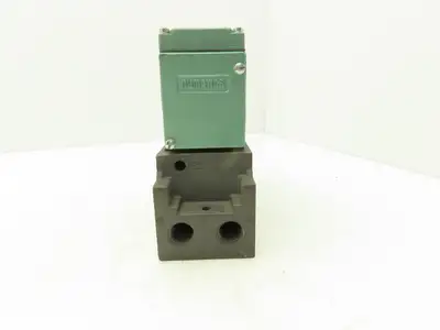 Numatics 34SAD415K013A Solenoid Valve w/ Manifold Block 120V 150 PSI 1/2" NPT