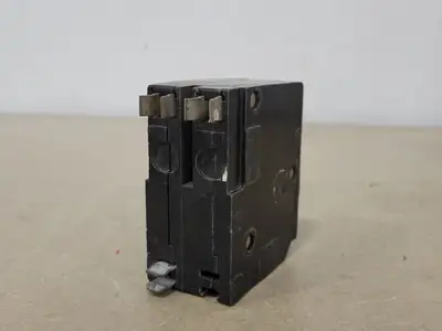 USED SQUARE D QO230
