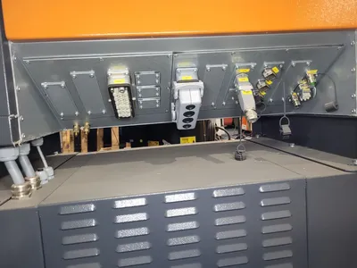 USED 2015 KUKA KR16 L6-2 + KR C4 NA