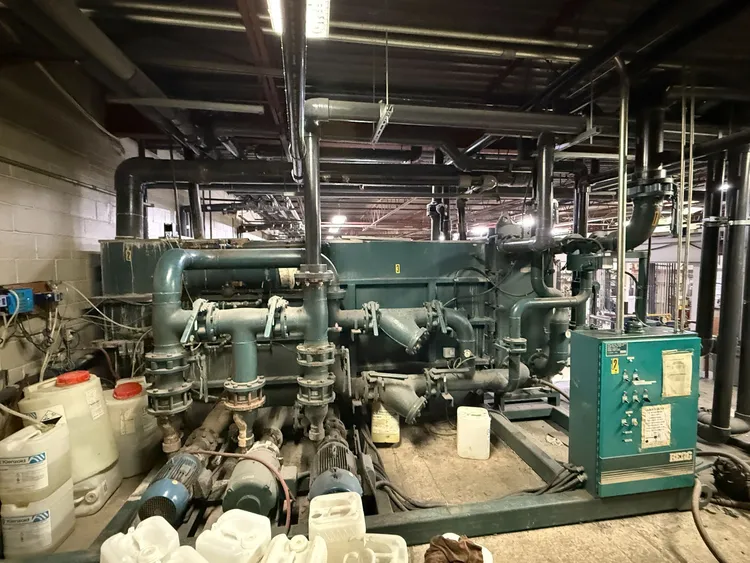 Used 1987 BERG TT366-2-10X20X20 Chillers Ontario CA | ListingHippo 6 #208043