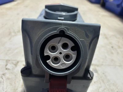 Mennekes ME420MI7 MECHANICAL INTERLOCK RECEPTACLE 20 AMP 4 W 480 VAC