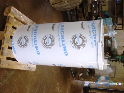 220 L Polypropylene Enclosed Tank