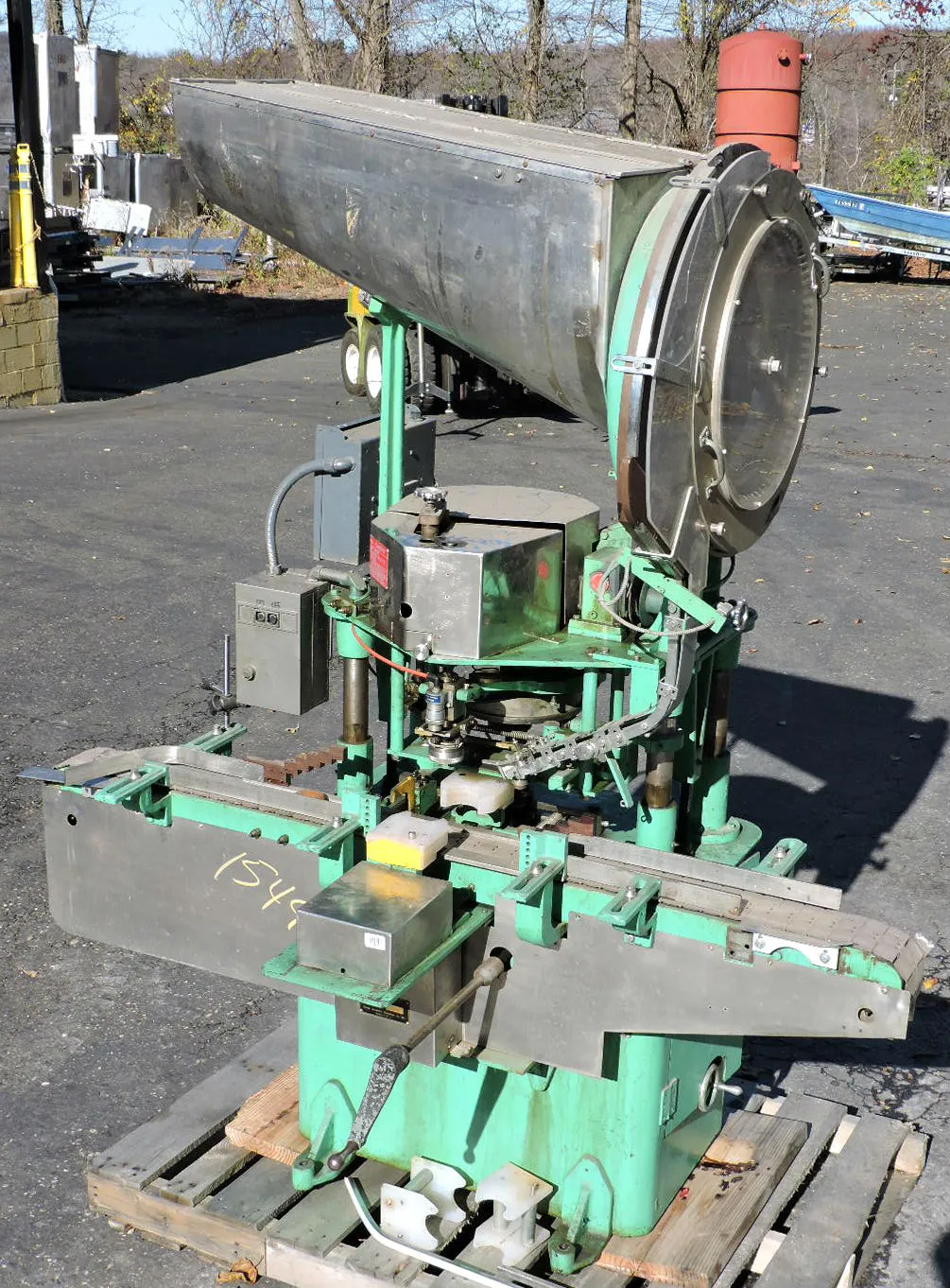 USED RESINA SINGLE CHUCK AUTO CAPPER S-30