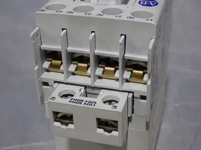 NEW ALLEN BRADLEY 700CF310
