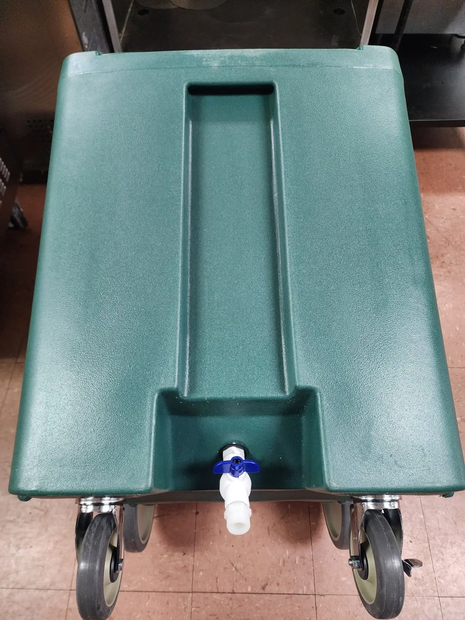 Used Cambro Used Cambro ICS175TB - 175 lb Insulated Mobile Ice Caddy - Plastic, Slate Blue - SS392 Restaurant Storage Containers Illinois US | Falcon Restaurant Supply #1376589
