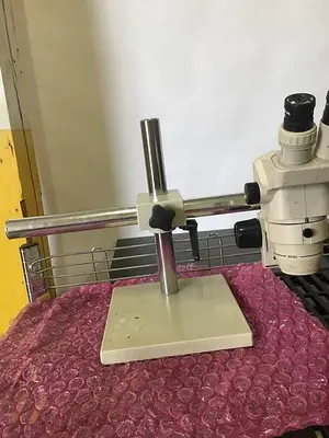 Olympus SZ30 Stereo Zoom Microscope, SZ-STB1 E-Arm on Boom Stand & 2 eyepieces!
