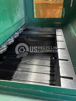 USED INTERNATIONAL TITAN 6-EC HORIZONTAL CLOSED DOOR