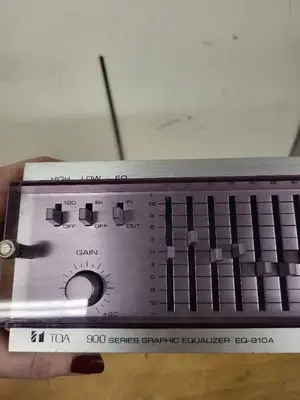 TOA 900 Series Graphic Equalizer EQ-910A