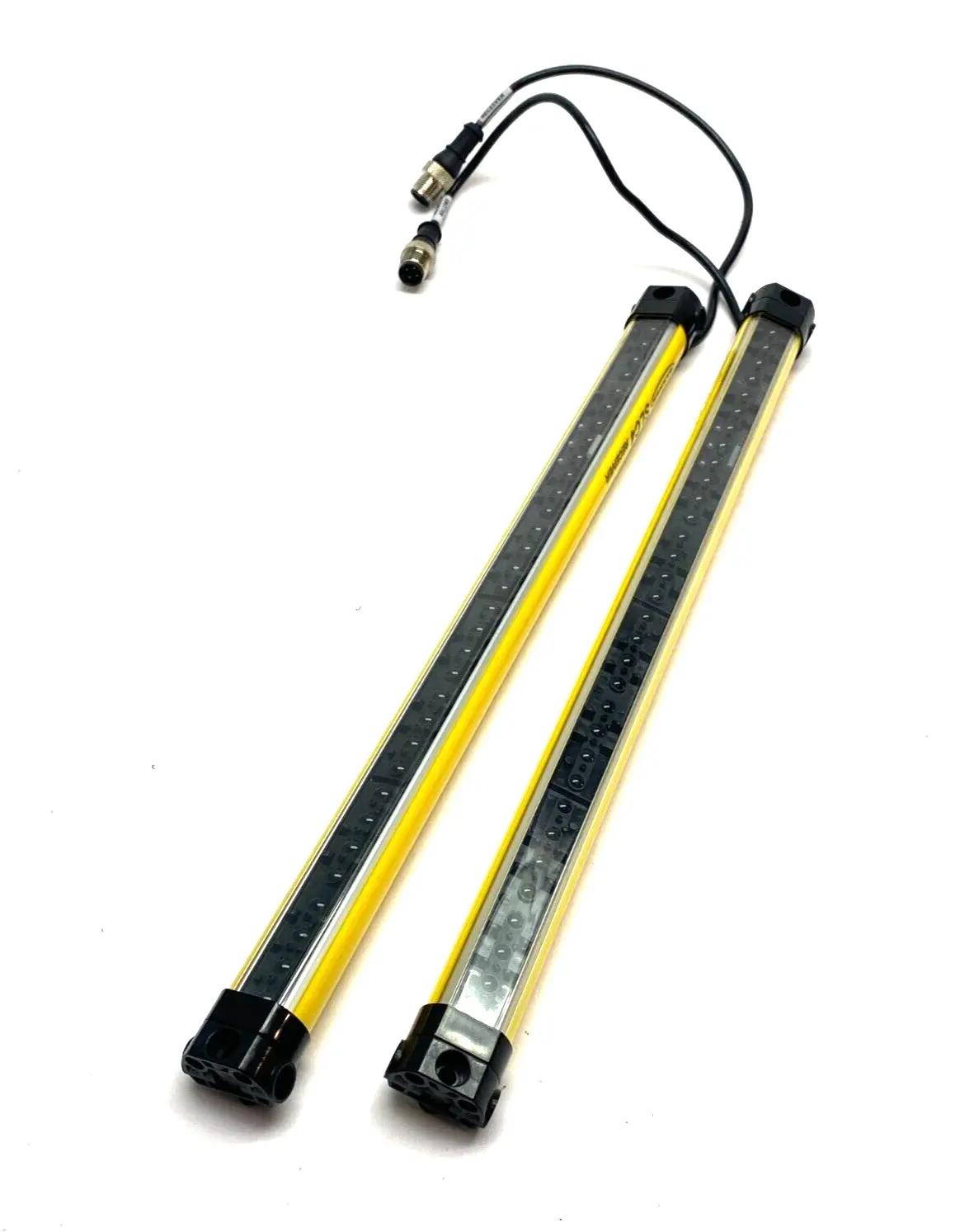 USED BANNER ENGINEERING LIGHT CURTAIN SET, EMITTER, RECIEVER, 2M RANGE
