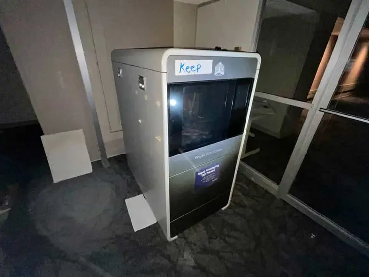 Used _UNKNOWN_ _UNKNOWN_ 3D printer, MultiJet Printer MJP Texas US | ISP Equipment Group #1268484