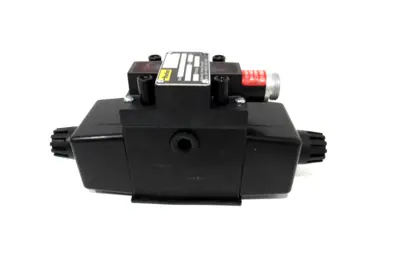 NEW PARKER D3W4CNYC56 -14 DIRECTIONAL CONTROL VALVE D3W4CNYC5614