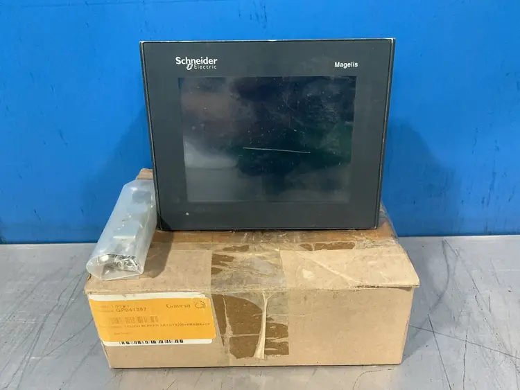 Used SCHNEIDER ELECTRIC XBTGT2220 Automation Control (HMI) Ohio US | HGR 24 #1457431