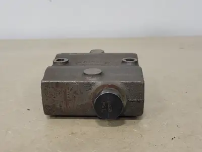 Hydraulic Block Valve 7594H, 1450 PSI