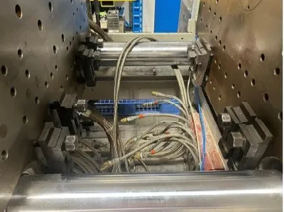 2009 TOSHIBA EC310NIIV30-8Y Injection Molding Horizontal/Vertical | Machinery Network (8)