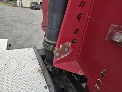 USED 2013 PETERBILT 365