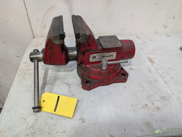 Used _UNKNOWN_ SNAP ON NO. 1755 BENCHTOP VISE 5-1/2 IN JAWS WITH SWIVEL BASE Power & Hand Tools (Misc) Illinois US | Heath Industrial Auction Services #1546826