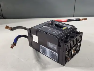 USED SQUARE D HLL36040
