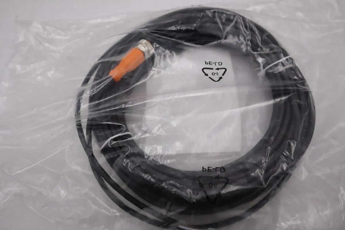 NEW IFM EFECTOR EVC082 ADOGH040MSS0015H04 NSMP STOCK H1049