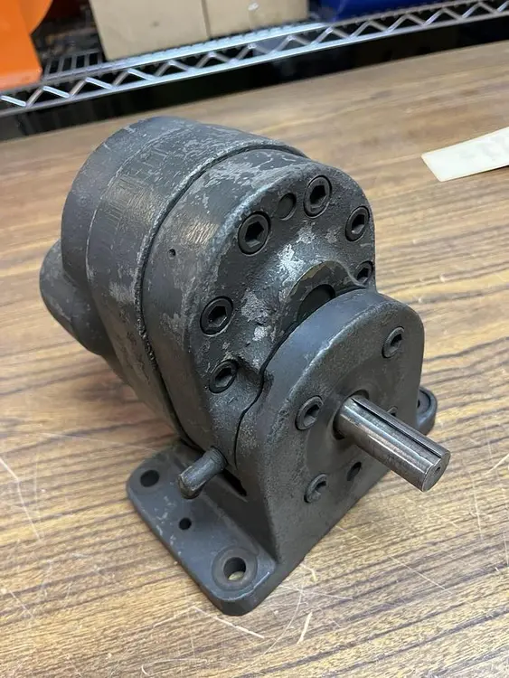 Used VICKERS M2B-40-FT Pumps | Surplus Asset Holdings #1206311