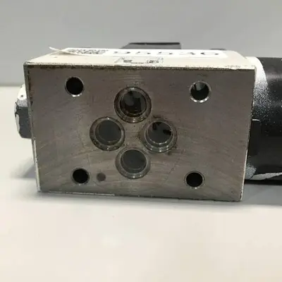 USED TOKIMEC DG4V-3-2A-M-P7-H-7-52