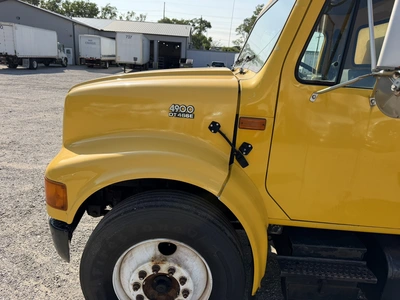 Used 2001 INTERNATIONAL 4900 4X2 Box trucks Indiana US | Miedema Asset Management Group #1414683