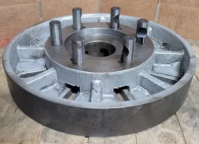 20IN SLOTTED LATHE FACE PLATE W/ 3.25IN THROUGH HOLE AND D1-11 CAMLOCK MOUNT