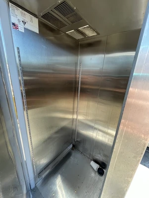 130-0175 Norlake WR331SSS/0X Self Contained Roll-In Cooler