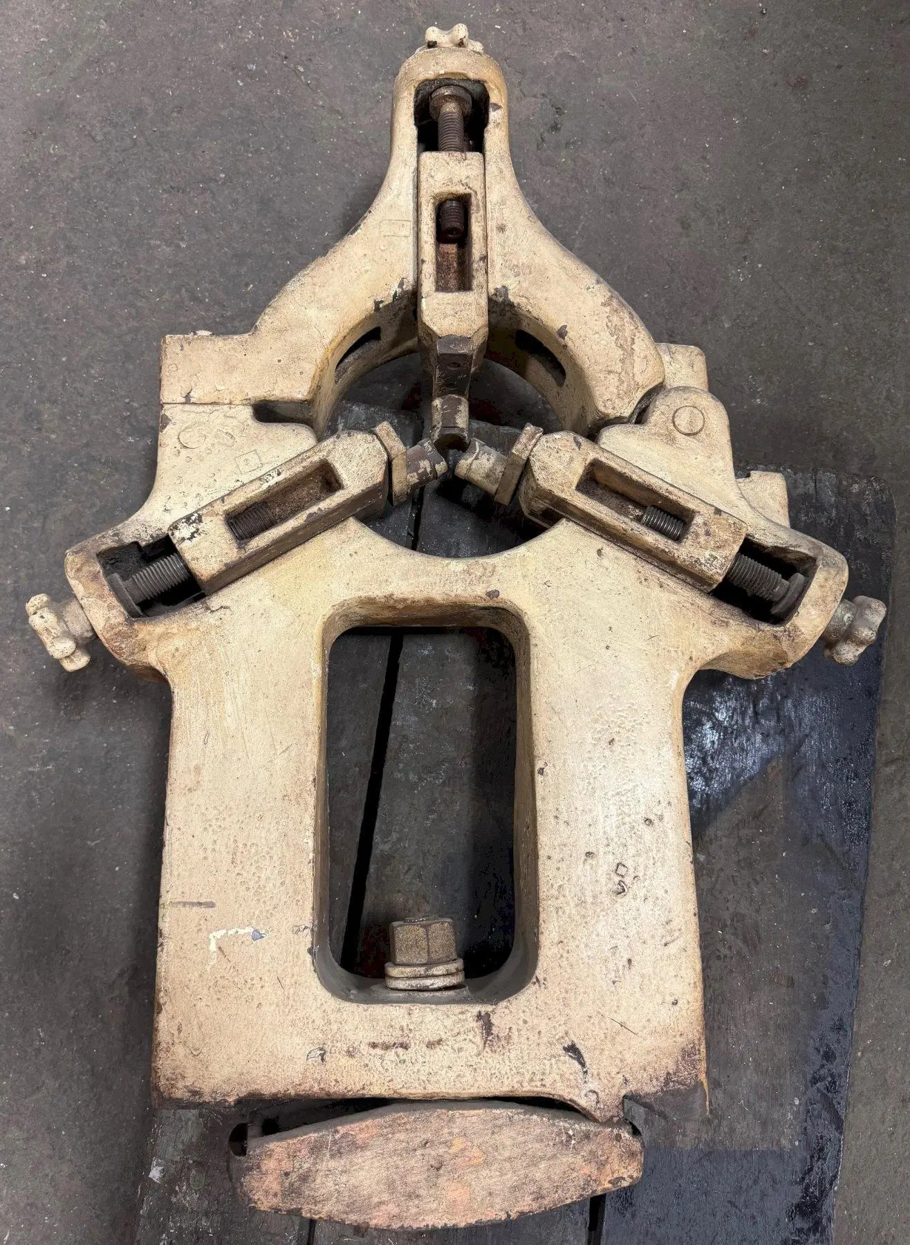 USED LODGE & SHIPLEY 2516/27 POWERTURN