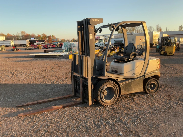 Used CROWN PROPANE POWERED Liquid Propane Forklifts Michigan US | Miedema Asset Management Group #1579381