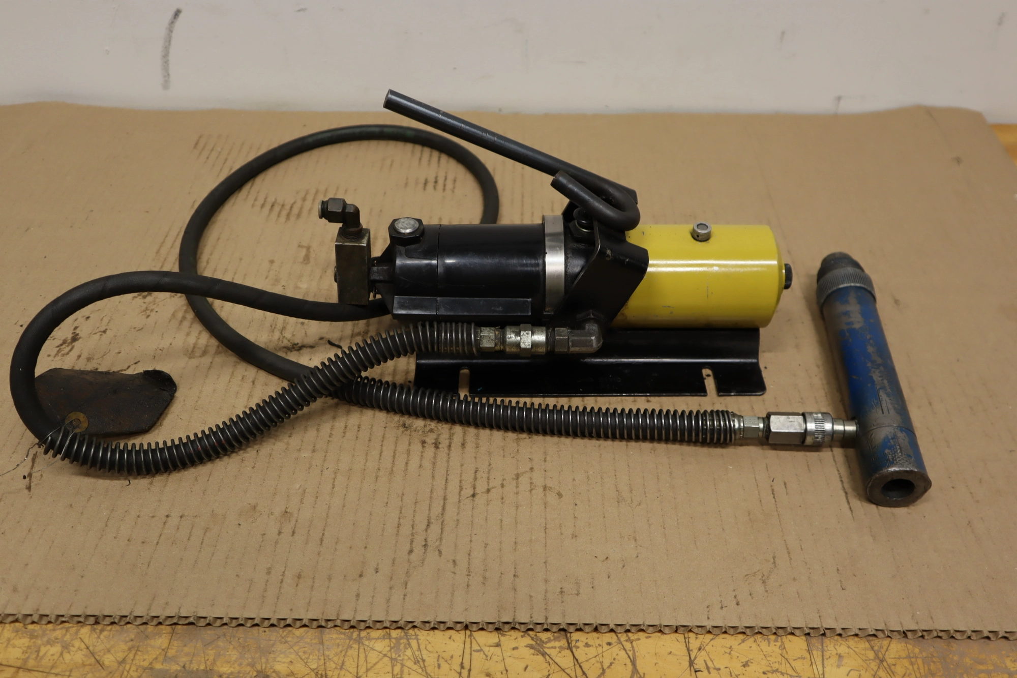 Used ENERPAC PA SERIES Hydraulic Pumps Minnesota US | Machinesused.com #1295555
