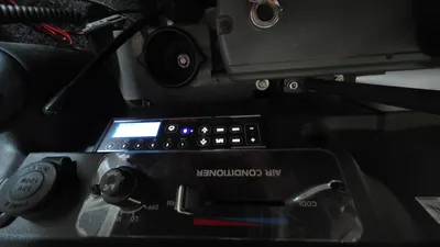 TAKEUCHI TB260 Excavator | Iron Listing (36)