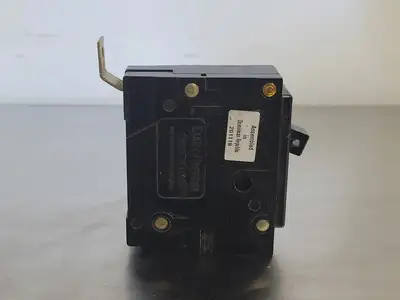 USED CUTLER-HAMMER BA135