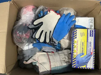 Used _UNKNOWN_ _UNKNOWN_ Gloves Ohio US | HGR 24 #1300014