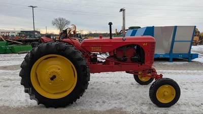 USED 1952 MASSEY-HARRIS 44GR