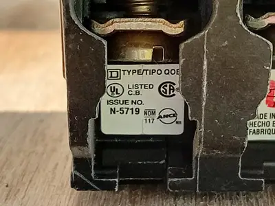 Used SQUARE D QOB315 Switchgears British Columbia CA | Lenmark #1438491