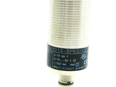 NEW EFECTOR IFM IIA3010BPKGUS100DPS