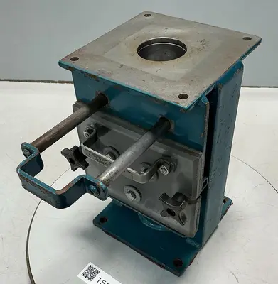 USED METAL FABRICATOR NO MODEL / NO TAG