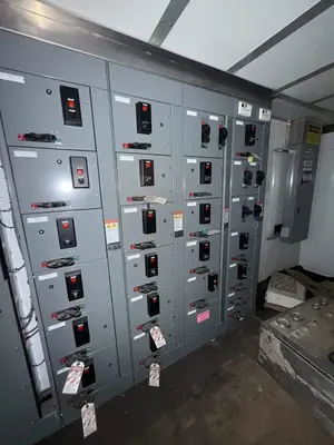 Used MEI _UNKNOWN_ Switchgears Texas US | Oil The Woodlands Group #1501077