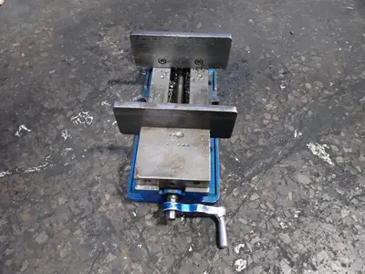 Kurt 10" Vise