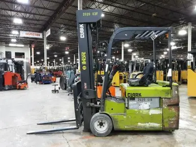 USED 2020 CLARK TMX25