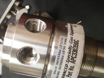 USED ADVANCED SPECIALTY APC330350C REGULATOR WITH  SWAGELOK 131SR