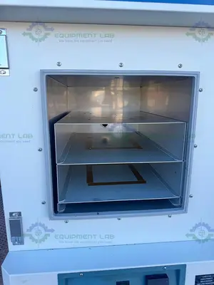 USED LINDBERG / BLUE M VO1218A VACUUM OVEN 6° TO 260°C, 1.5 CU. FT.