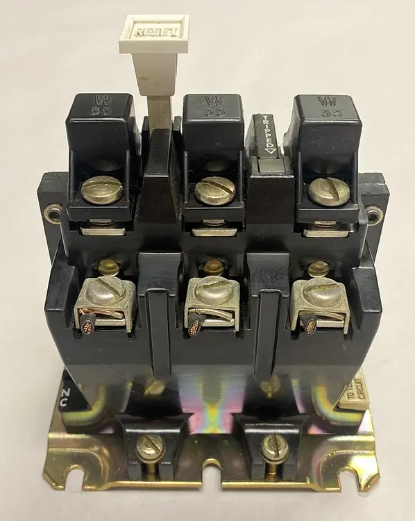 Used ALLEN-BRADLEY 592-B0V16 Miscellaneous Equipment (Electrical & Power) | Surplus Asset Holdings #1190464
