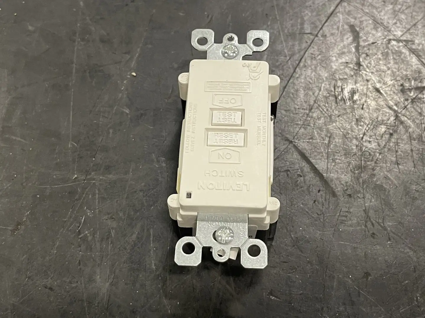 20A 125V GFCI Blank Face Lighted Switch 002-7590-W (Box of 10)