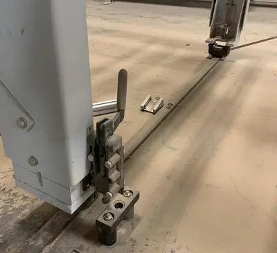HOMAG POWER TVL370/15/02 BRUSH/WHEEL STYLE BOARD TURNER MATERIAL-HANDLING CONVEYOR SYSTEM