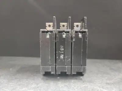30 Amp, 3 Pole, 240 Volts Circuit Breaker