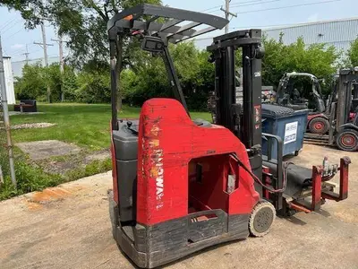 Used RAYMOND 425C35TT 3-Wheel Stand up Electric Counterbalance Forklifts Illinois US | Somerset Equipment Sales #1546211