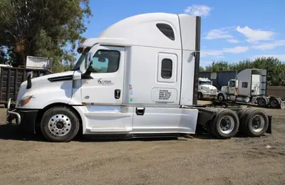 USED 2019 FREIGHTLINER M2-106