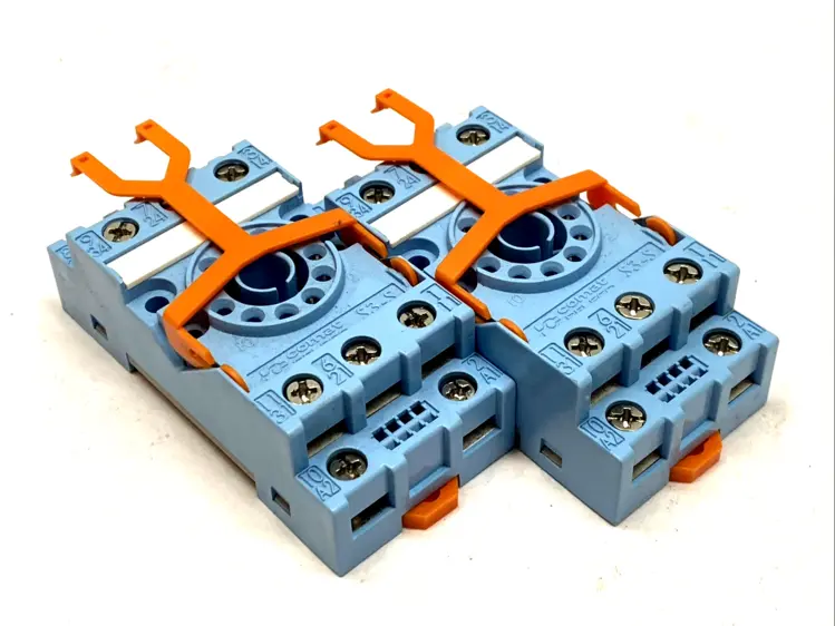 Used COMAT RELECO RELAY SOCKET, 10A 250V DIN RAIL SCREW TERMINAL LOT OF 2 Relays & Switches Michigan US | Maverick Industrial Sales #1090211