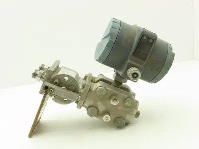 Foxboro 823DP-I3S1NM2 Pressure Transmitter 12.5-65VDC 3000psi Manifold M20TES-AM